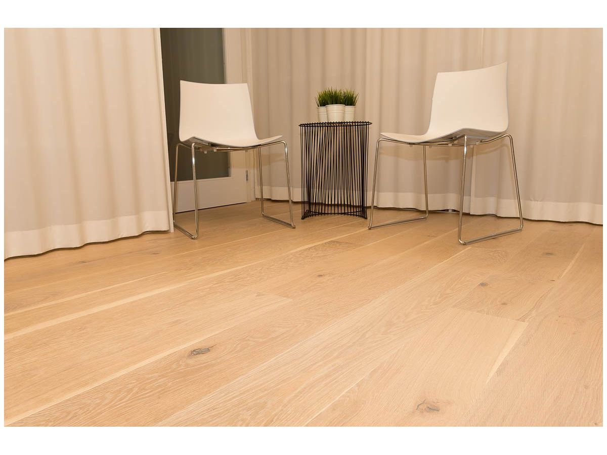 Kährs Classic Collection Eiche 126.7 cremeweiss Country+ mit Splintholz gebürstet Microfase Naturöl