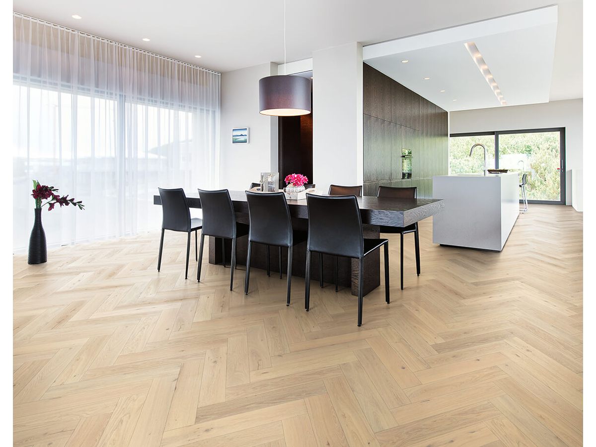 Kährs Nicolo Eiche weiss schönastig gebürstet Microfase Naturöl Fischgratverlegung