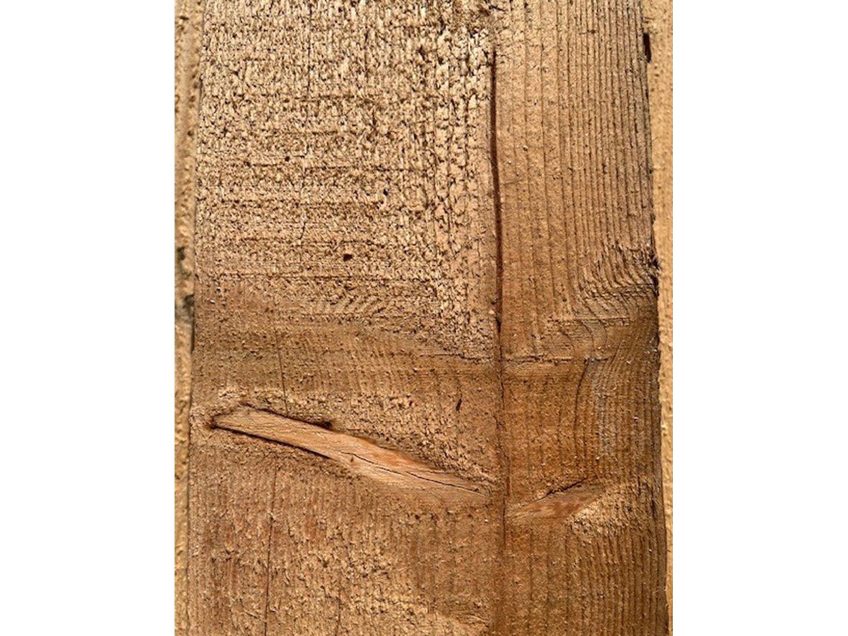 Klotz Rohhobler Lärche roh Qualität II / III lufttrocken für Aussenbereich Risse und Kern müssen toleriert werden